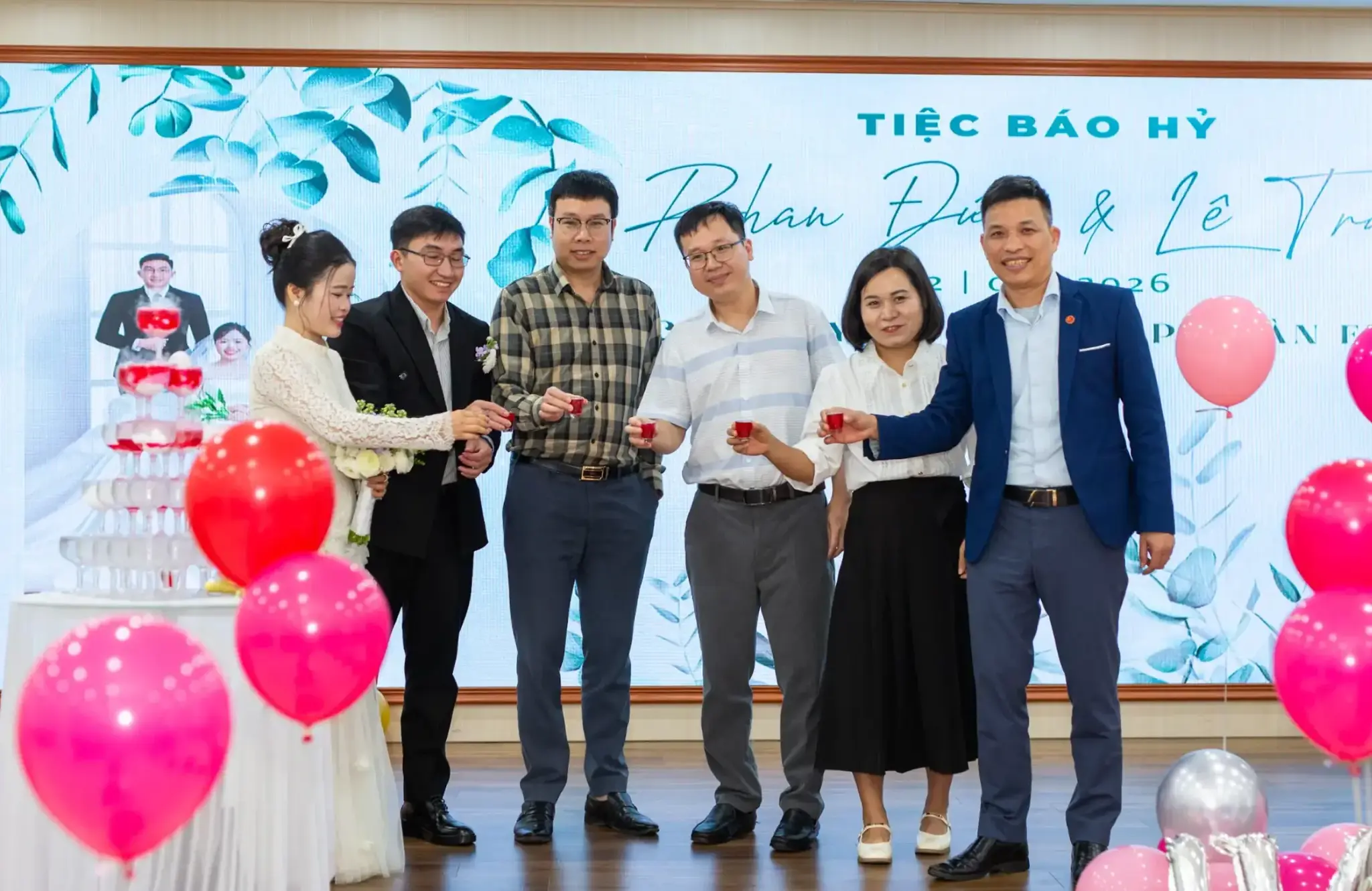 Hình ảnh tin tức FEC chúc mừng hạnh phúc cặp đôi nhân viên Phan Đức & Lê Trâm